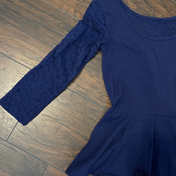 Express peplum too - Picture 3 of 3